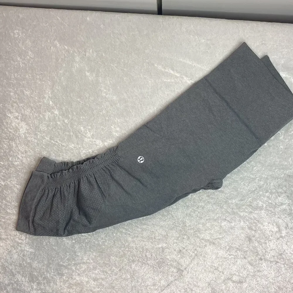 NWOT Lululemon Cropped High Rise seamless Gray Size 4